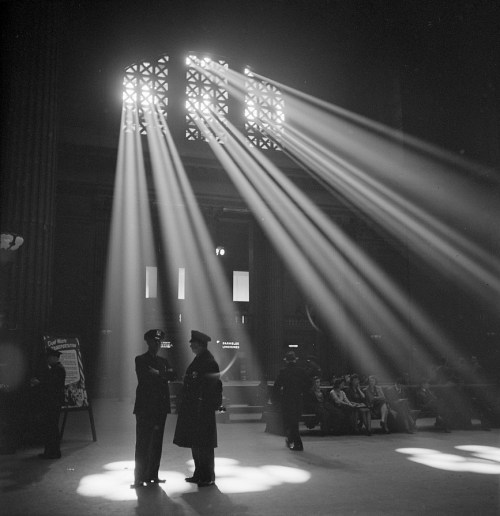 Chicago, Illinois. In the waiting room of the Union Station, photo by Jack Delano, 1943.