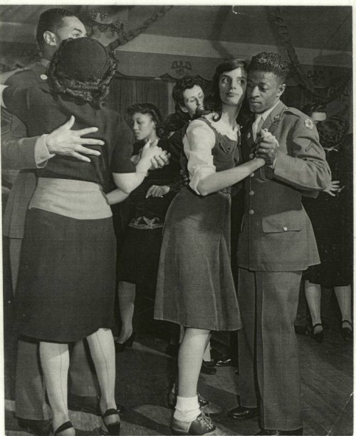 photo by Alfred Eisenstaedt for Life Magazine, 1944