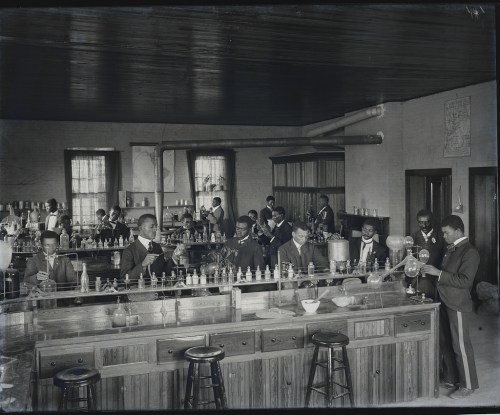 Chemistry Lab 1902